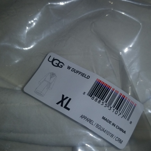 Ugg Robe - Picture 6 of 7